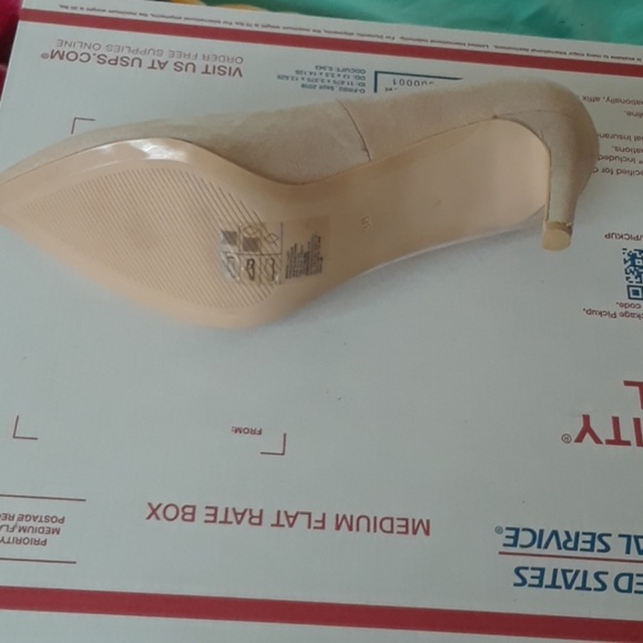 Heels - Picture 1 of 4